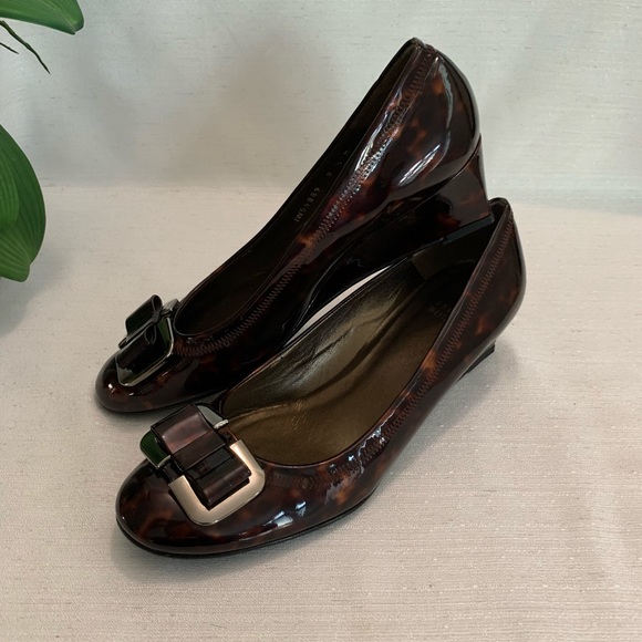 Stuart Weitzman Patent Leather Pumps Wedge
Leopard Bow Woman’s 9.5M - Picture 3 of 11